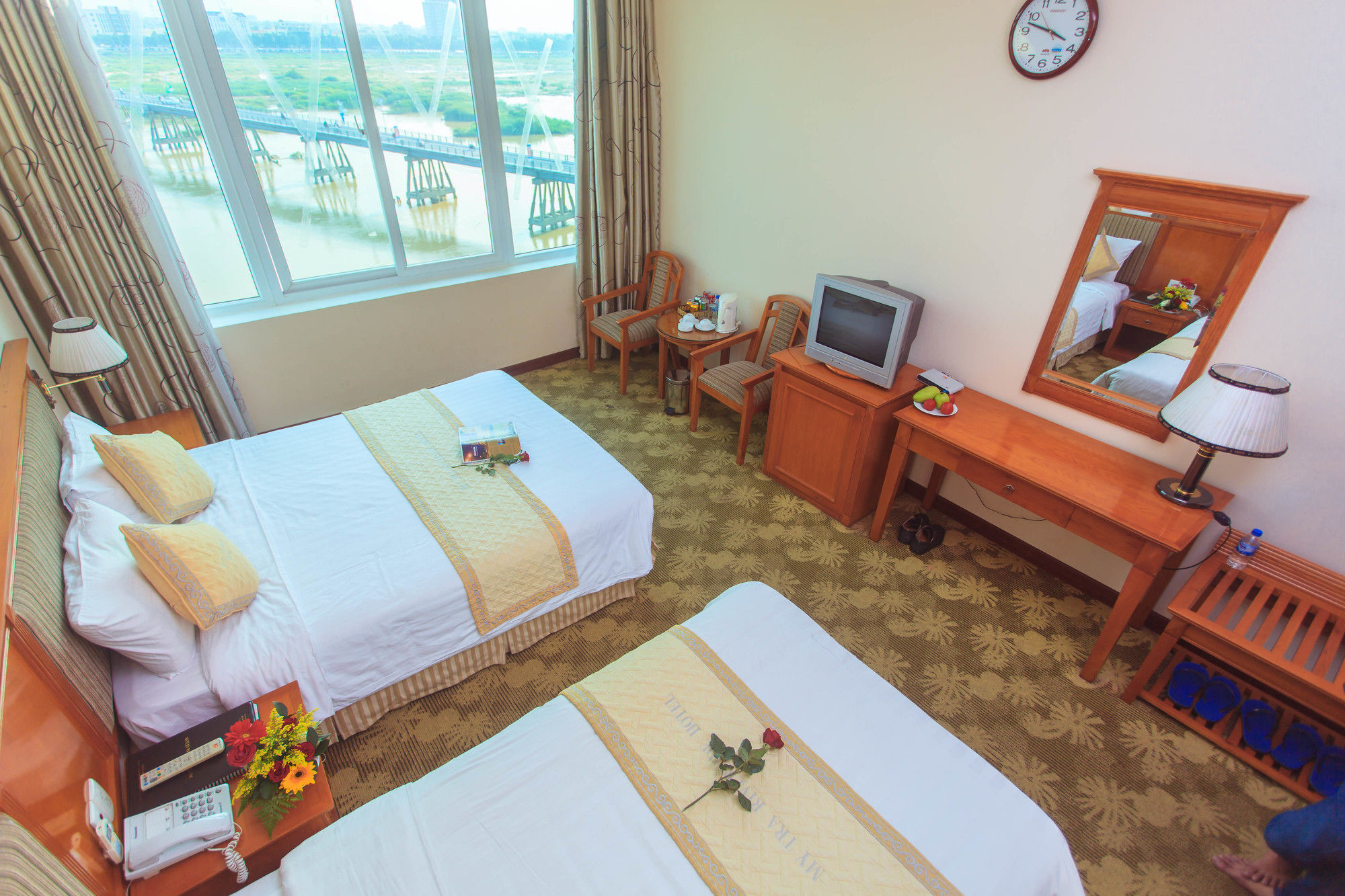 My Tra Riverside Hotel Куанг Нгай Екстериор снимка
